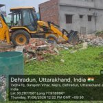 पित्थुवाला खुर्द में अवैध प्लॉटिंग पर चला एमडीडीए का बुलडोजर, लगभग एक बीघा भूमि पर विकसित की जा रही अनधिकृत कॉलोनी ध्वस्त