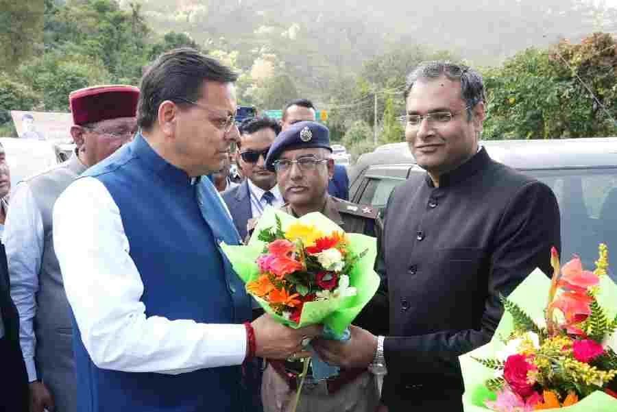 विधानसभा सत्र के लिए गैरसैंण आगमन पर मुख्यमंत्री धामी का भव्य स्वागत